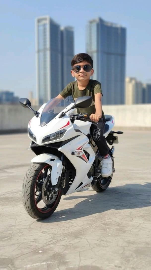 Moto électrique sportive pour enfants