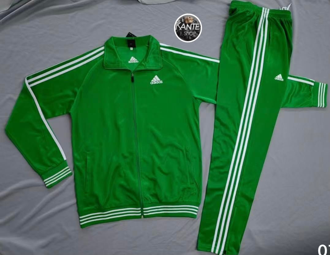 Ensemble de survêtement style Adidas
