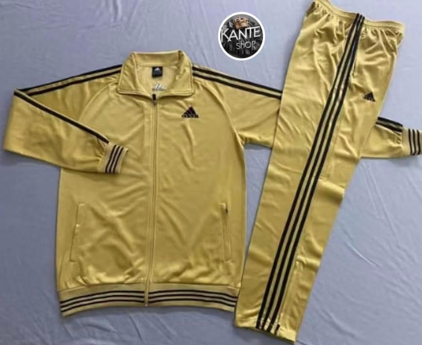 Ensemble de survêtement style Adidas